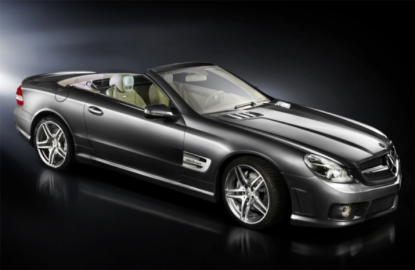 Photograph Lukasz Pecak Mercedes on One Eyeland